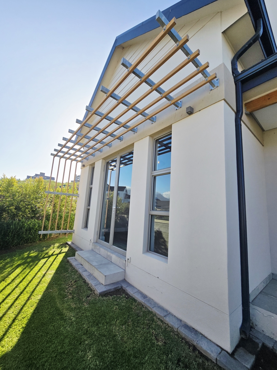 4 Bedroom Property for Sale in Kingswood Golf Estate Western Cape